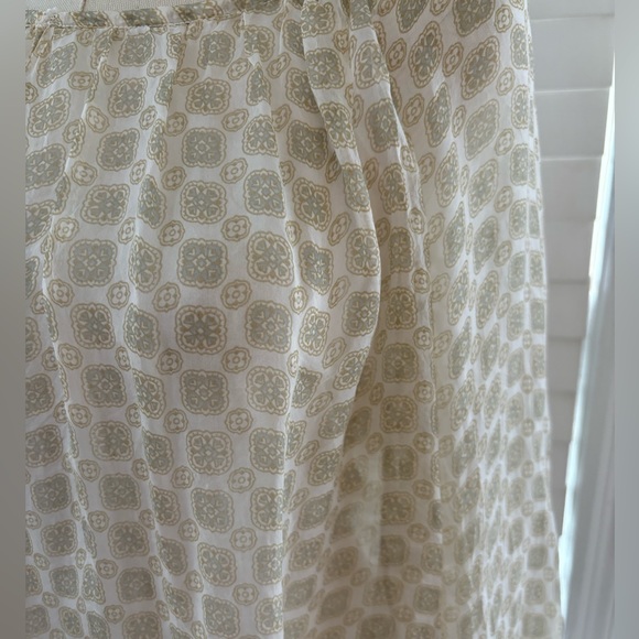 Italian Silk blouse by Piazza Roma - Picture 3 of 4